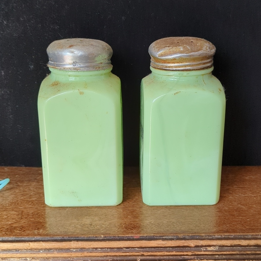 Mckee Jadeite Kitchenware Pepper Shaker - Picture 3 of 8